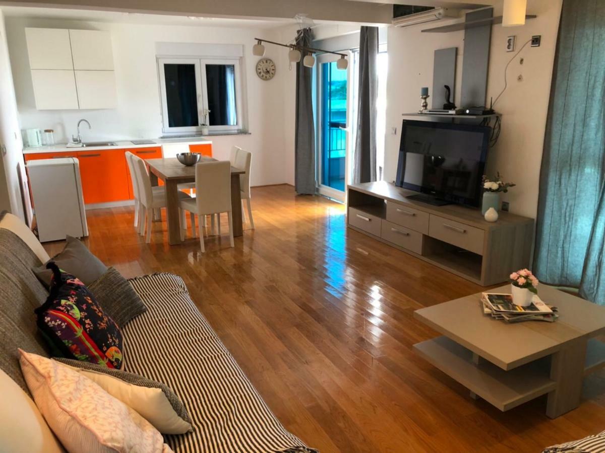Apartment Nicole ノヴァリャ エクステリア 写真