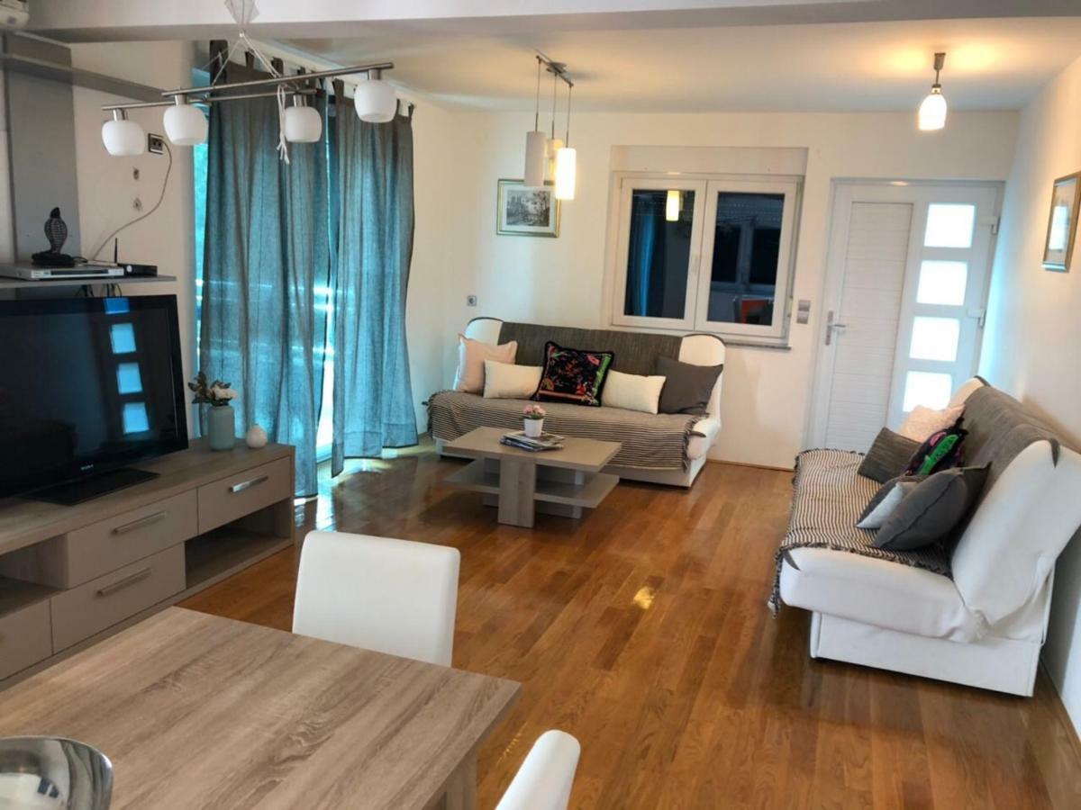 Apartment Nicole ノヴァリャ エクステリア 写真